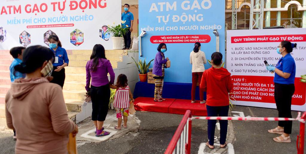 rice-atm-máy-phat-gao-tu-dong-dung-tri-tue-nhan-tao-nhan-dang-khuon-mat