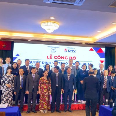 OneTech Asia chúc mừng trường ĐH Hùng Vương TP.HCM đạt chứng nhận